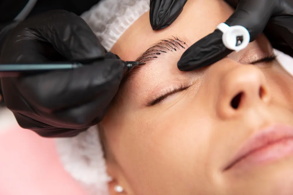Detail van permanente make-up behandeling